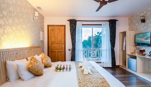 Deluxe Double Room with Balcony