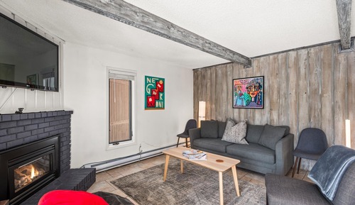 Condo, 2 Bedrooms