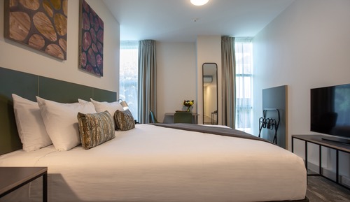 Deluxe King Studio Apartment