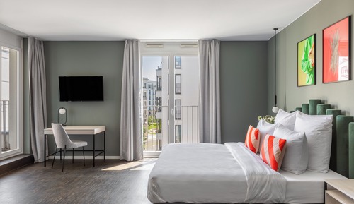 Extra Large Studio, Kitchenette, Balcony