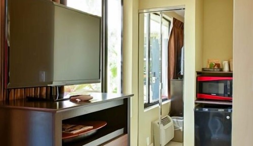 Economy Room, 1 Queen Bed
