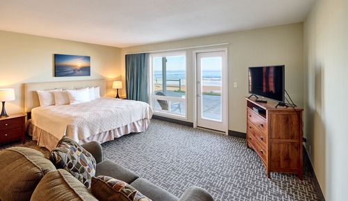 Premium Studio, 1 King Bed, Ocean View, Ground Floor