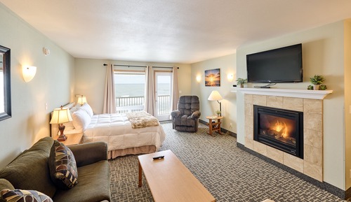 Deluxe Condo, 1 Bedroom, Fireplace, Ocean View
