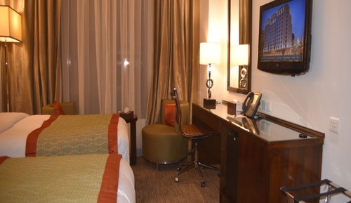 Standard Room, 2 Twin Beds, City View (Walk in Shower)