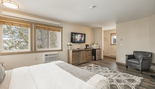 Deluxe Room, 1 King Bed