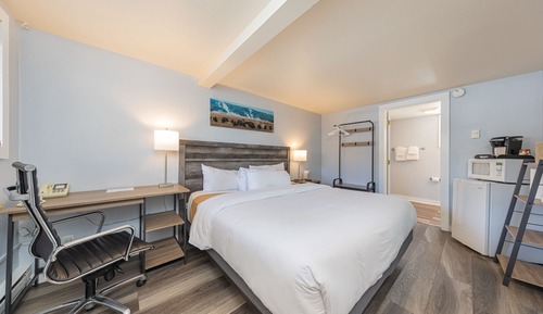 Standard Room, 1 King Bed