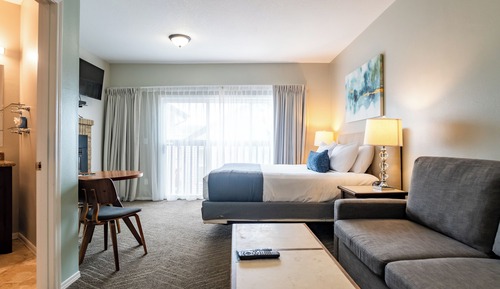 Suite 1 King with Sofa Bed & Spa, No View