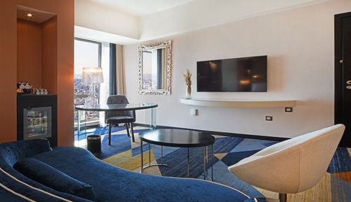 Family Room, 1 King Bed, Connecting Rooms