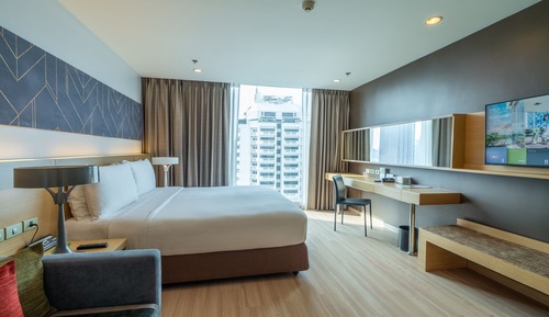 Deluxe Room, 1 King Bed, Corner