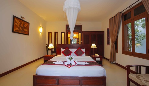 Villa, 1 King Bed, Garden Area