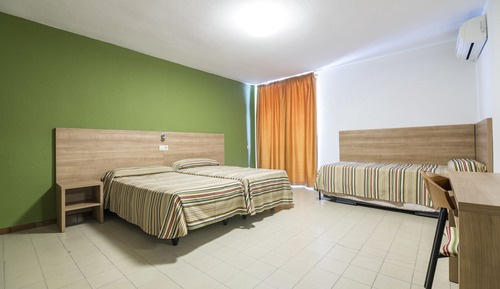 Quadruple Room (for 4 people)