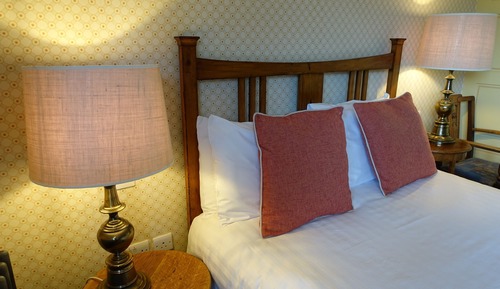 Double Room, Ensuite (And Bath)