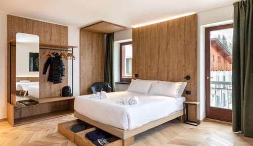 Standard Quadruple Room, Non Smoking, Mountain View