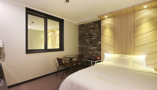 Room (Standard room - air purifier (PC for )