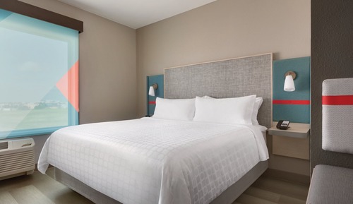 Standard Room, 1 King Bed (Mobility, Roll-In Shower)