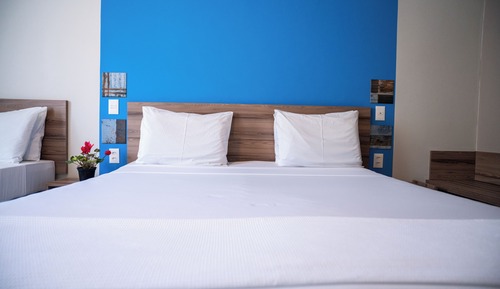 Deluxe Suite, Pool View, Garden Area