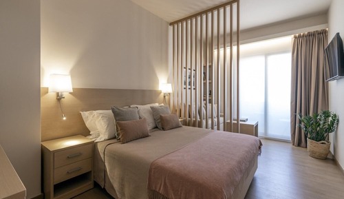 Junior Studio Suite