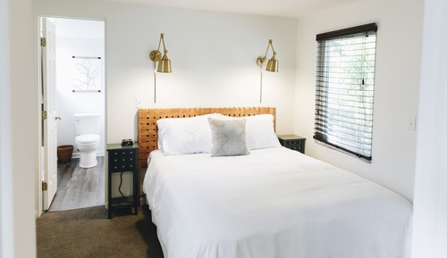 Classic Cottage, 1 Queen Bed, Kitchen