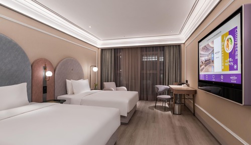 Deluxe Room, 2 Twin Beds (City Side)