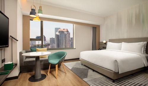 Standard Room, 1 King Bed, City View