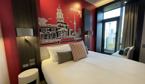 Deluxe Room, Balcony (High Floor)
