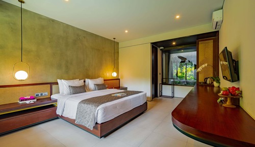 Deluxe Room, Pool Access, Pool View