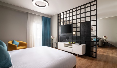 Deluxe Suite, 1 Bedroom, Pool View