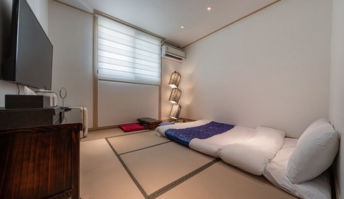 Room (Full room)
