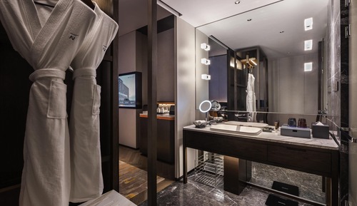 Room, 1 King Bed (Privilege)
