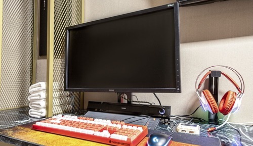 Room (Single PC room (1 PC with ultra-high )