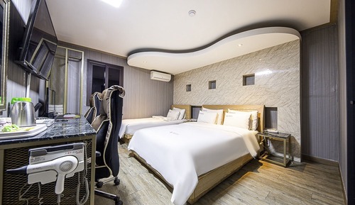 Room (Twin (1pc with high specifications + )