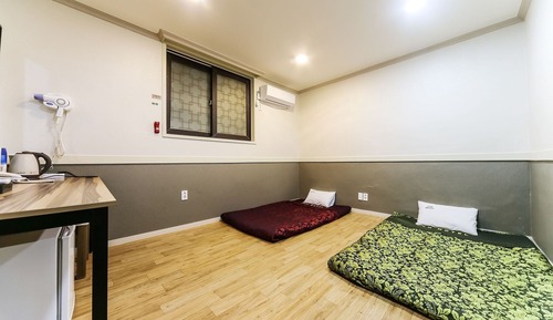 Room (Korean-style Ondol Room)