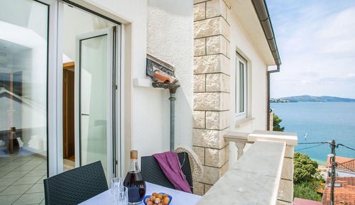 Basic Apartment, Partial Sea View