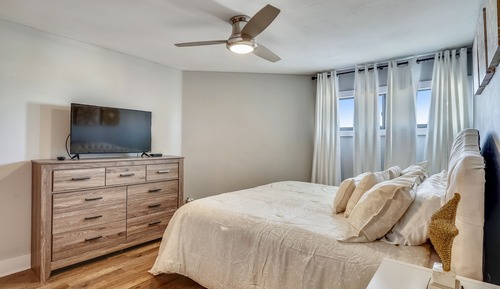 Condo, 2 Bedrooms, Balcony, Ocean View (705 W)