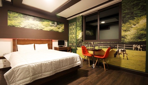 Room (Standard Room C)