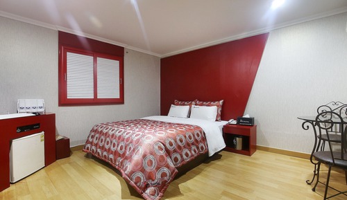 Room (Standard Room RED)
