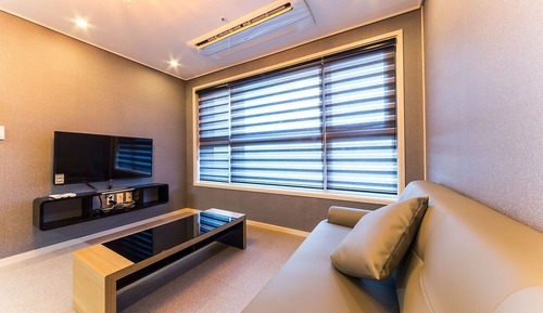 Room (Family Room)