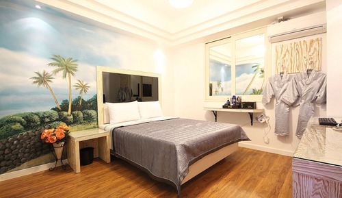 Room (Deluxe room)