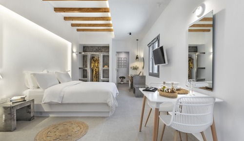 Sirokos Suite
