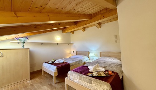 Family Apartment, 3 Bedrooms, 2 Bathrooms, Lakeside (La Piazza Menaggio)