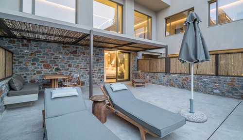 Petit Suites Sea View Private Pool