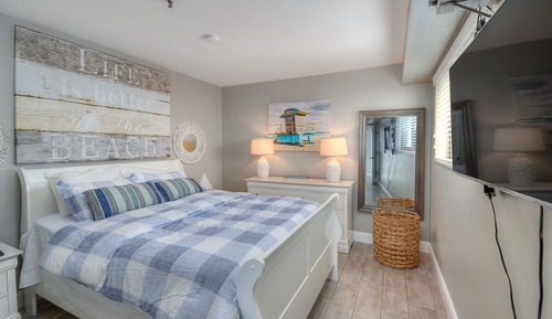 Deluxe Condo, 2 Bedrooms, Balcony, Ocean View (Renaissance Tower 1117)