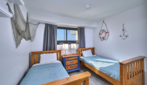 Deluxe Condo, 2 Bedrooms, Balcony, Ocean View (Renaissance Tower 514)