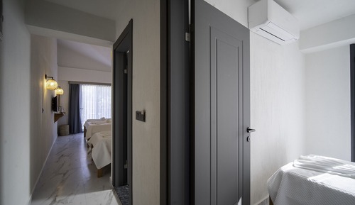 Family Suite, 2 Bedrooms, Partial Sea View