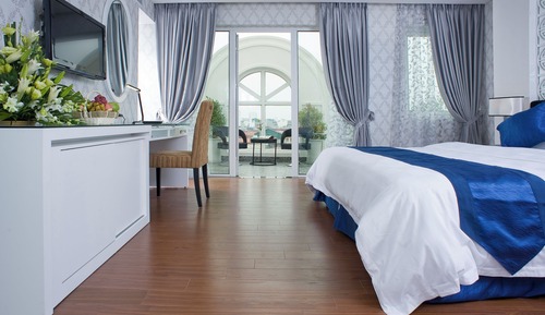 Panoramic Room, 1 King Bed, Balcony, City View