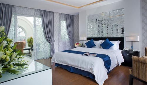 Victor suite room with Balcony