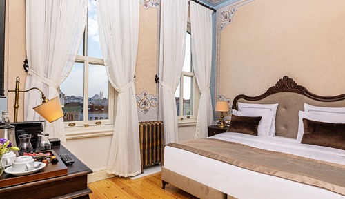 Superior Suite, City View