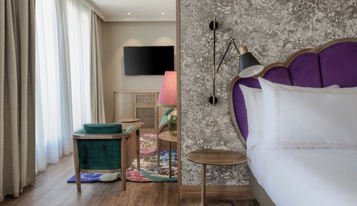 Junior Suite, 1 King Bed, City View