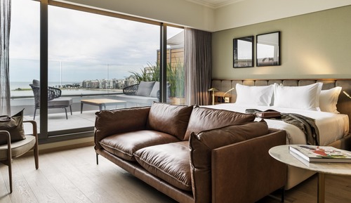Deluxe Suite, 1 King Bed, Balcony, Sea View