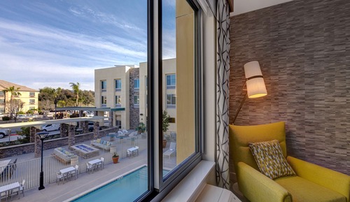 Room, 1 King Bed, Pool View